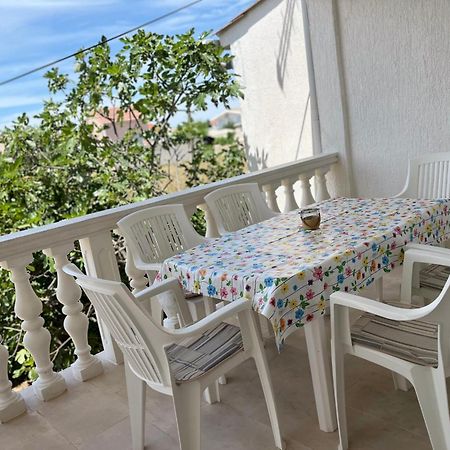 Apartments B&B Povljana Buitenkant foto